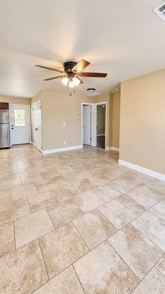 806 N Brook Drive - Photo 3 of 26