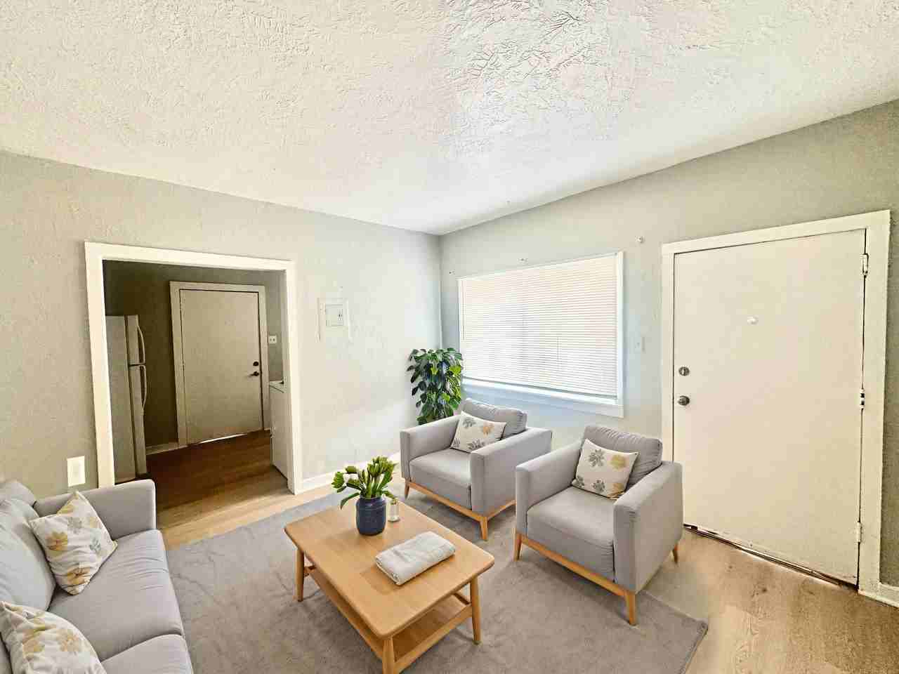 2619 E Willamette Avenue - Photo 2 of 10