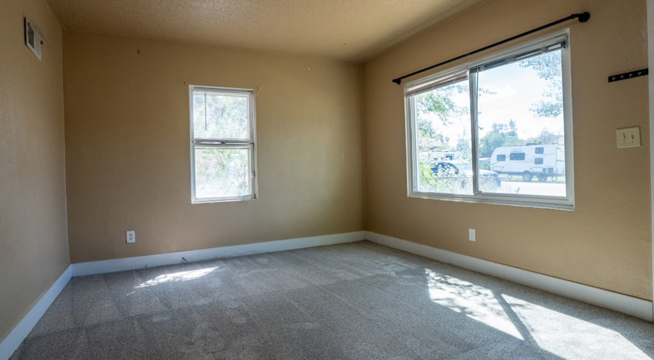 161 N Wilson St - Photo 4 of 4