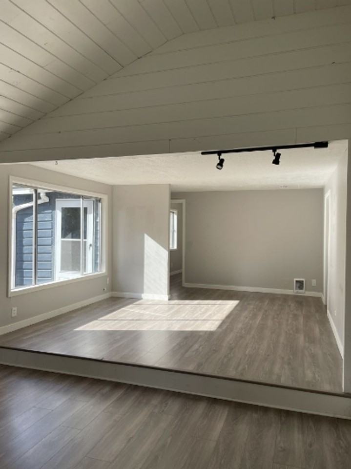 2306 Jefferson St - Photo 5 of 15