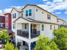 featured image of 1441 Julia Ln