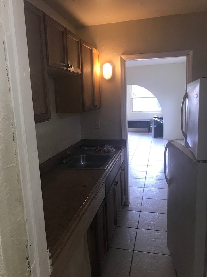 1611 Nw 7th Ct - Photo 7 of 19