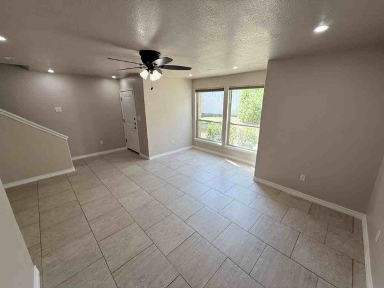 2325 E San Jose St #31 - Photo 4 of 26