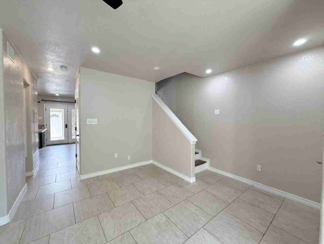 2325 E San Jose St #31 - Photo 5 of 26