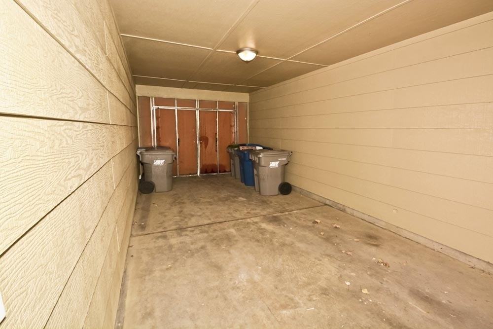 1122 S Pond St - Photo 3 of 14