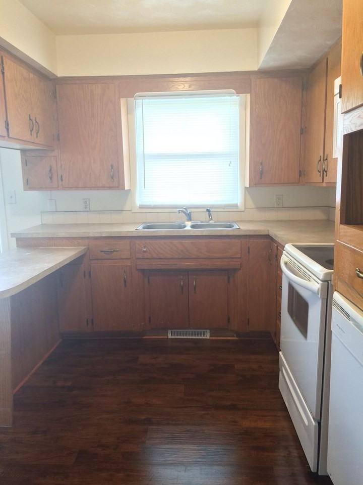 1952 S Wedgewood Ave - Photo 5 of 26