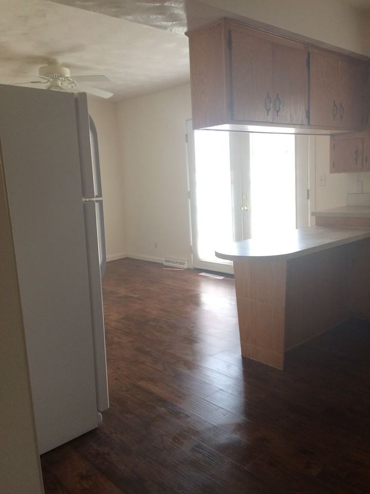 1952 S Wedgewood Ave - Photo 6 of 26