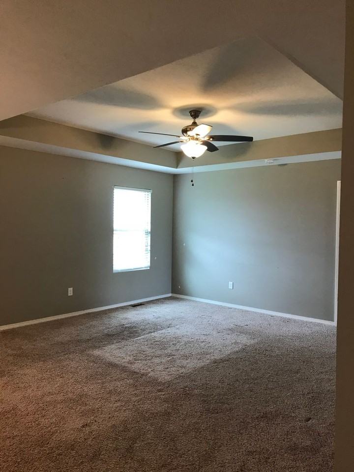 1242 S Calabria Ave - Photo 4 of 23