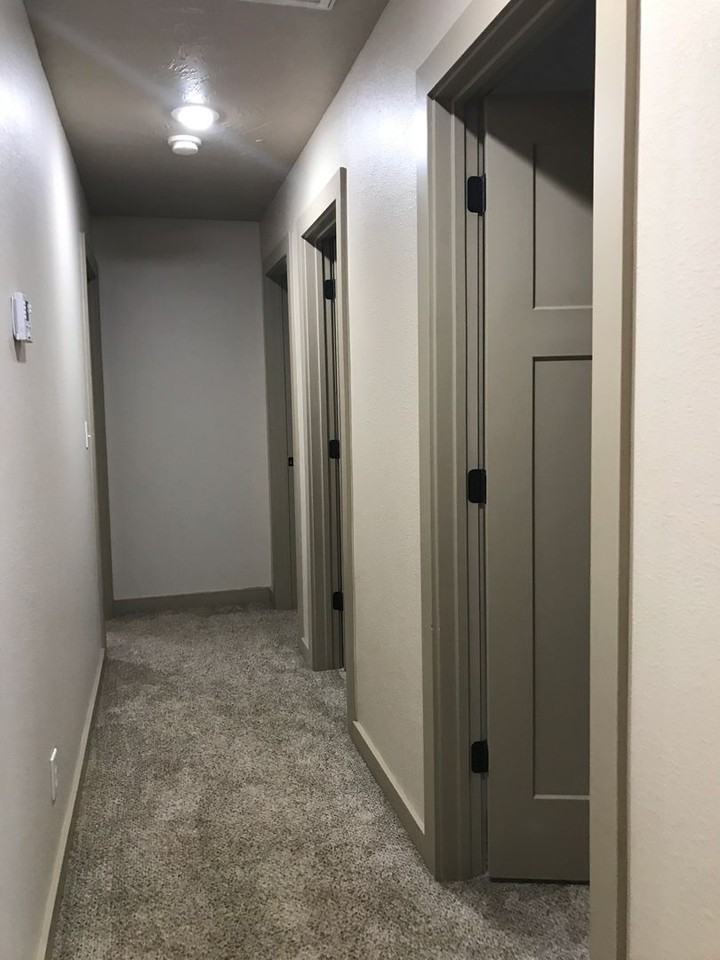 1048 E Cherokee St - Photo 6 of 10