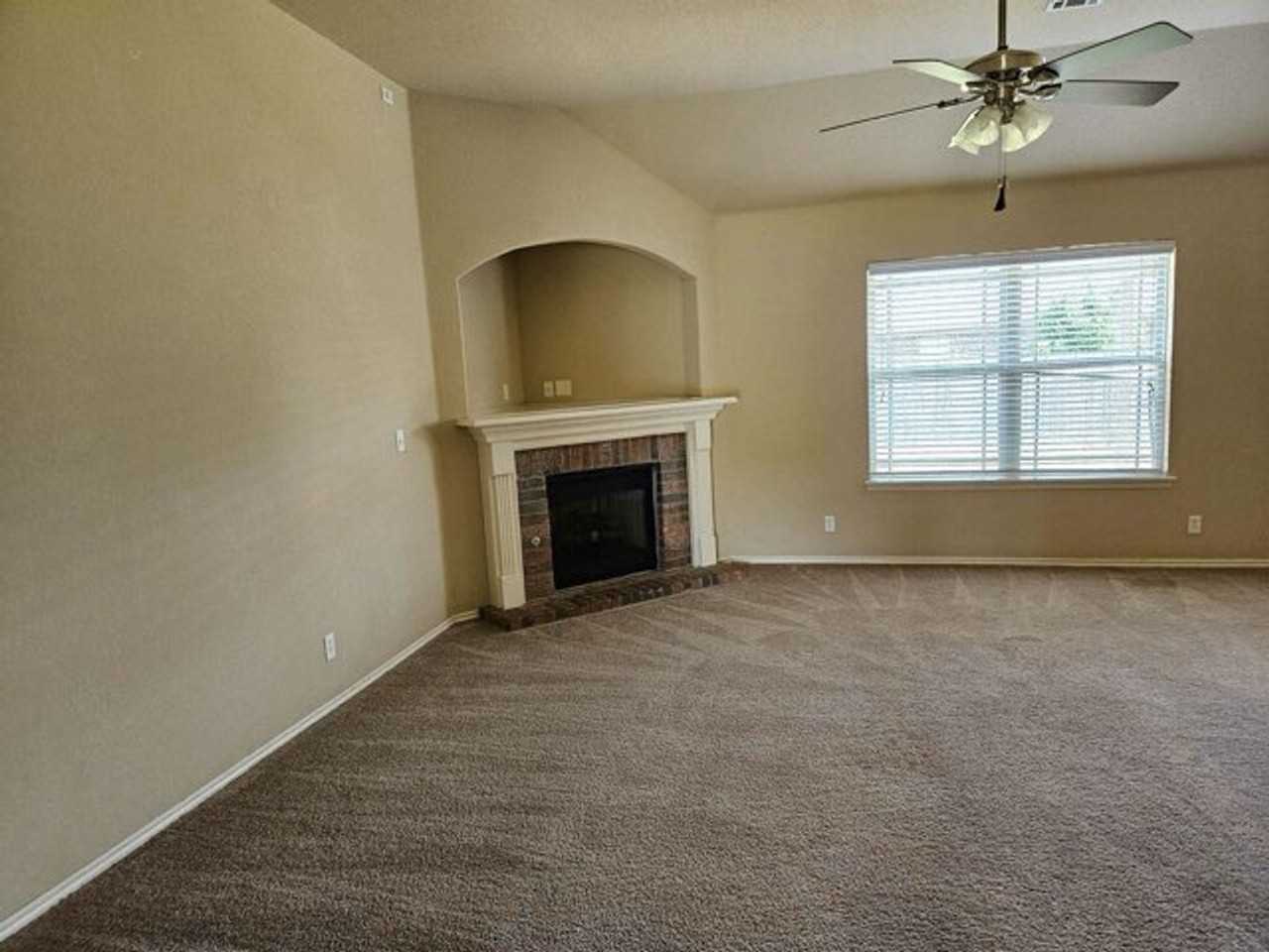 3311 E Fairmont Pl - Photo 2 of 17