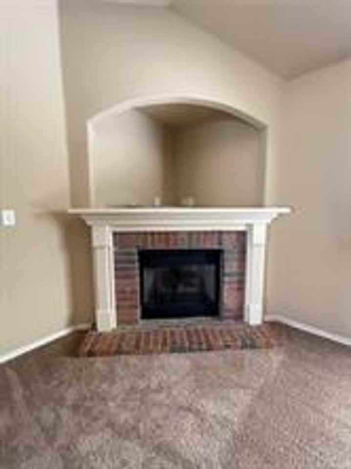 3311 E Fairmont Pl - Photo 3 of 17