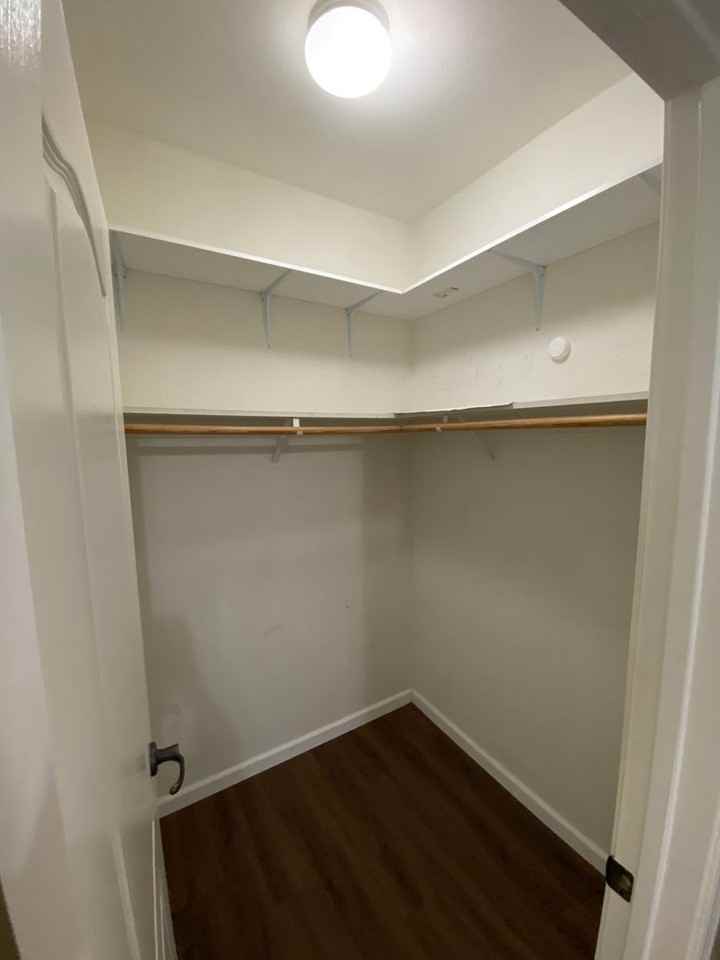 1625 Belmont Ct - Photo 4 of 10