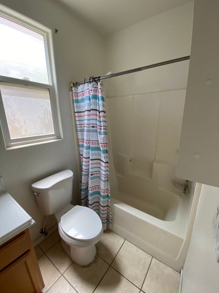 1625 Belmont Ct - Photo 5 of 10