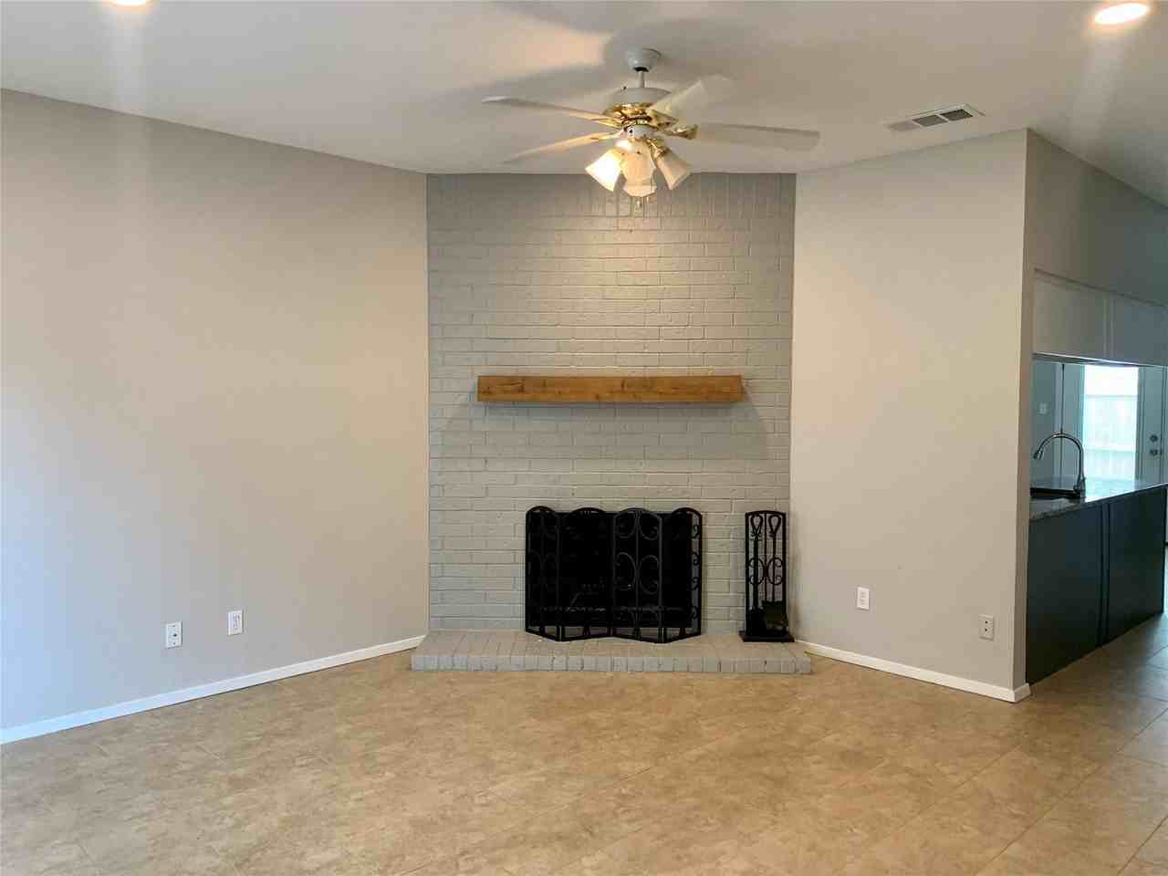 214 Samuel Blvd - Photo 3 of 26
