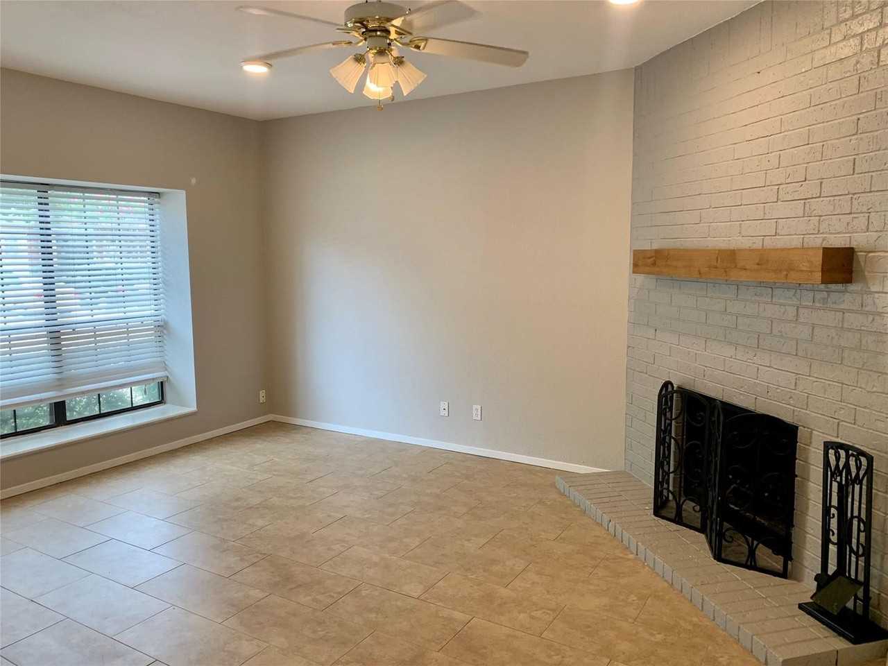 214 Samuel Blvd - Photo 4 of 26