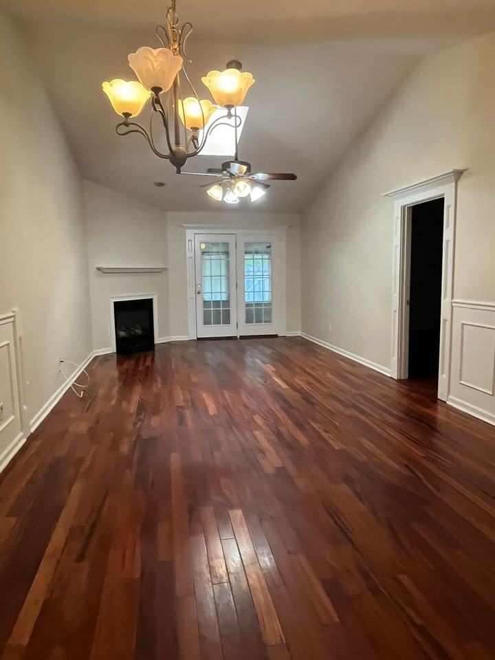 153 Waverly Point Dr - Photo 3 of 16