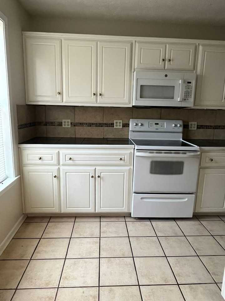 153 Waverly Point Dr - Photo 6 of 16
