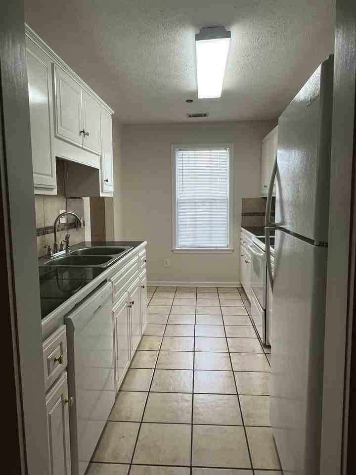 153 Waverly Point Dr - Photo 7 of 16