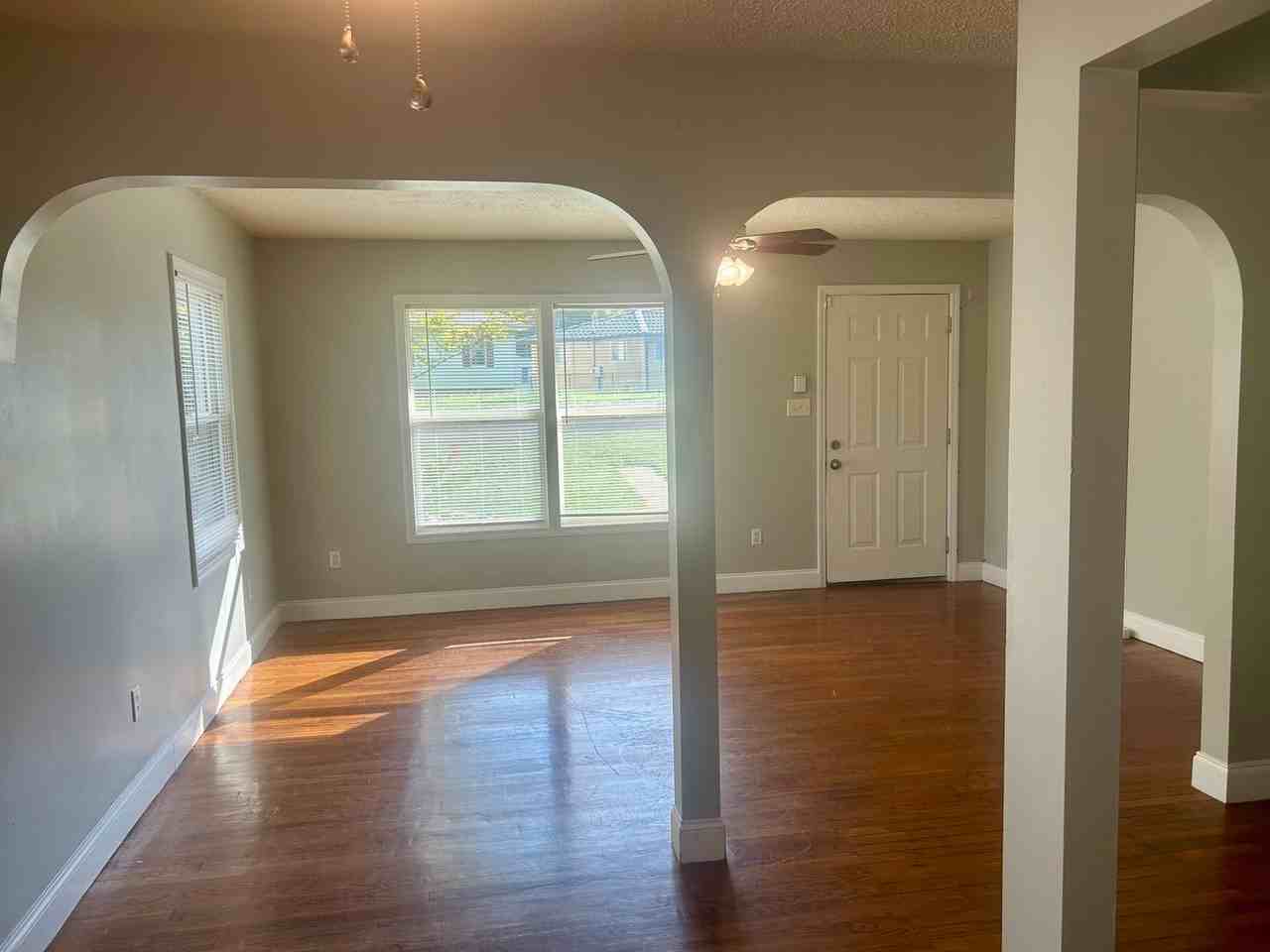 326 S Plymouth Rd Nw - Photo 3 of 9