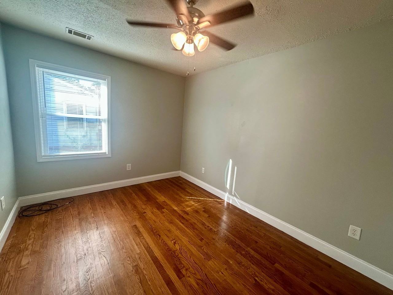 326 S Plymouth Rd Nw - Photo 7 of 9