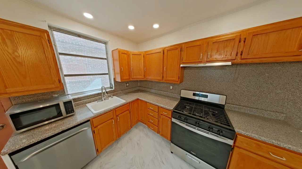 2629 S Rosewood St - Photo 4 of 13