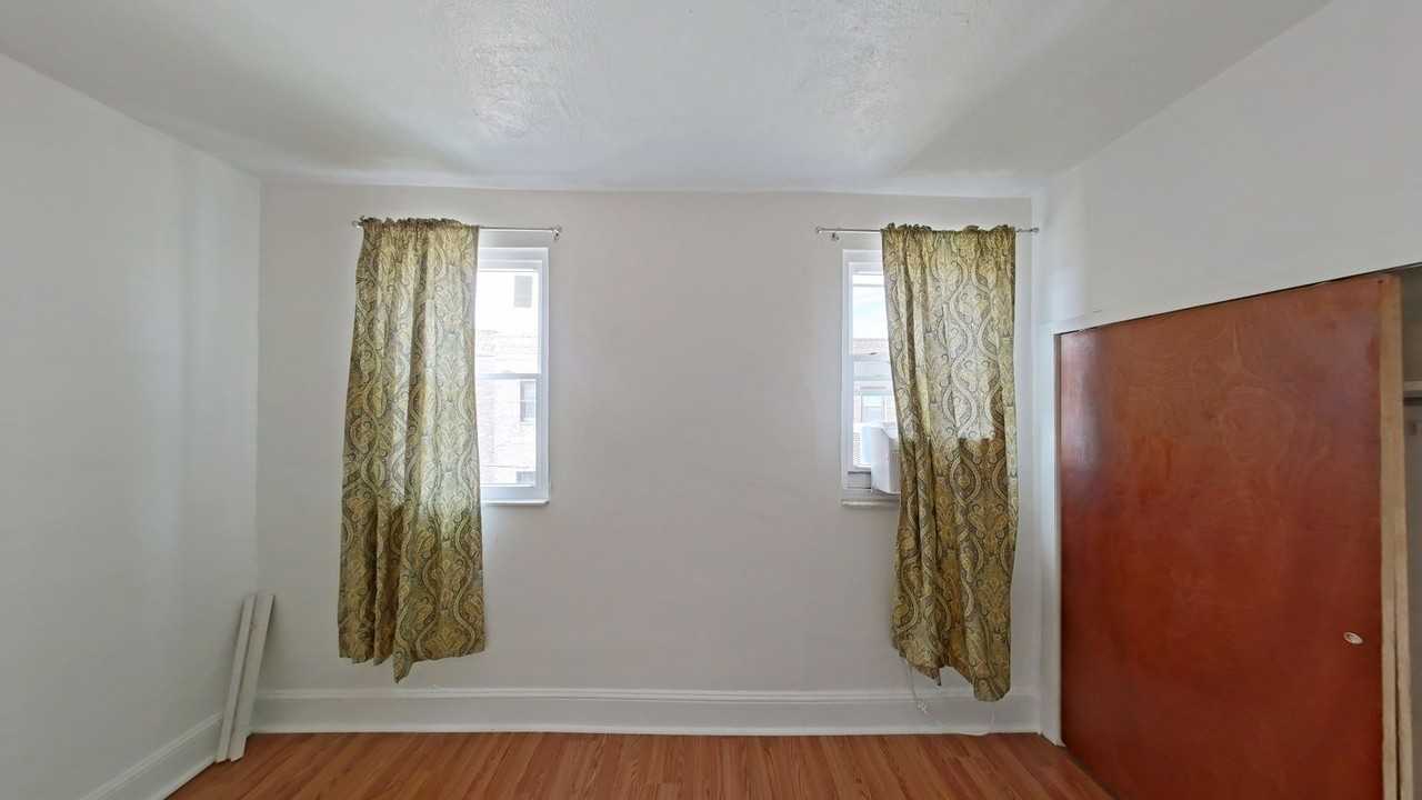 2629 S Rosewood St - Photo 7 of 13