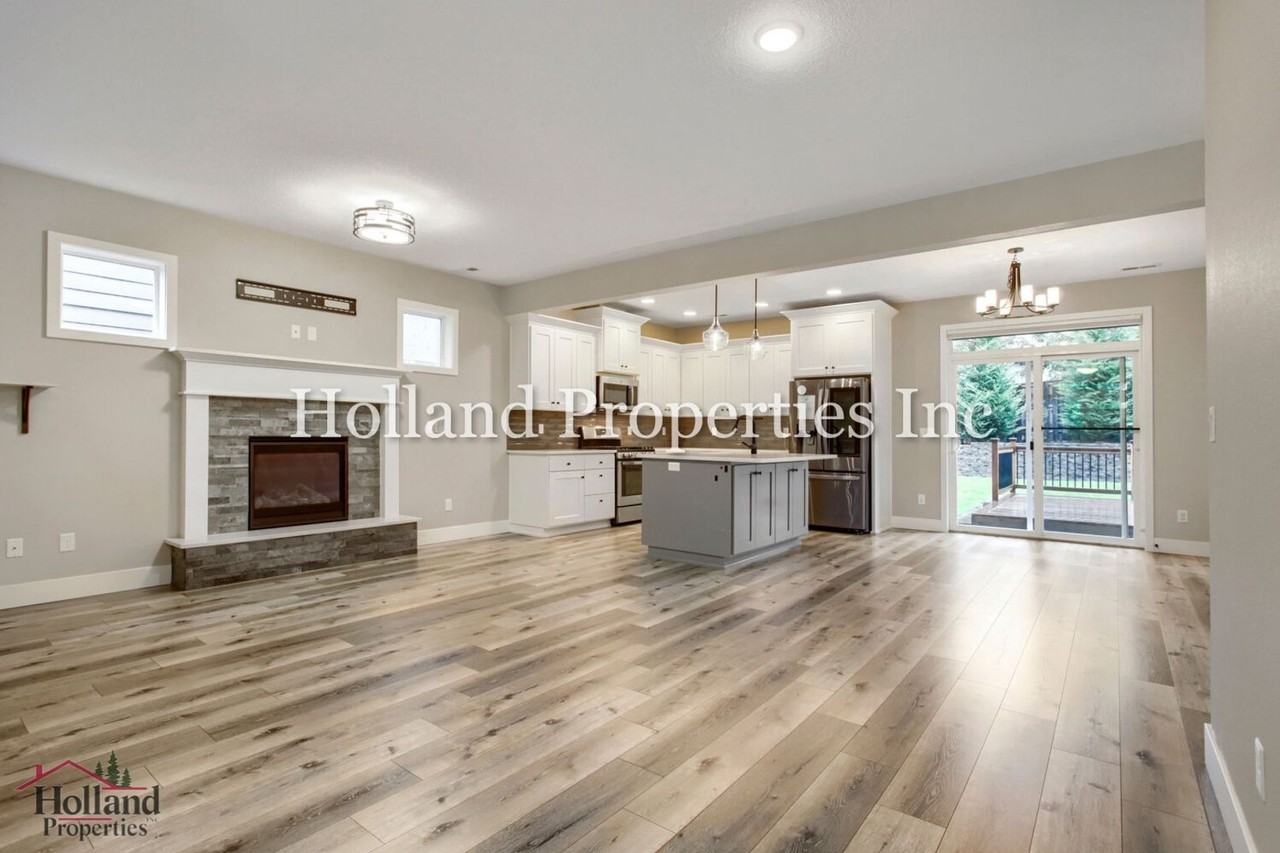 3878 N Chase St - Photo 4 of 34