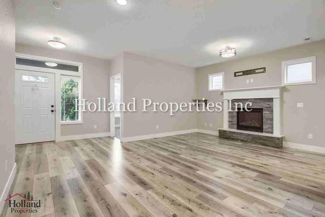 3878 N Chase St - Photo 5 of 34