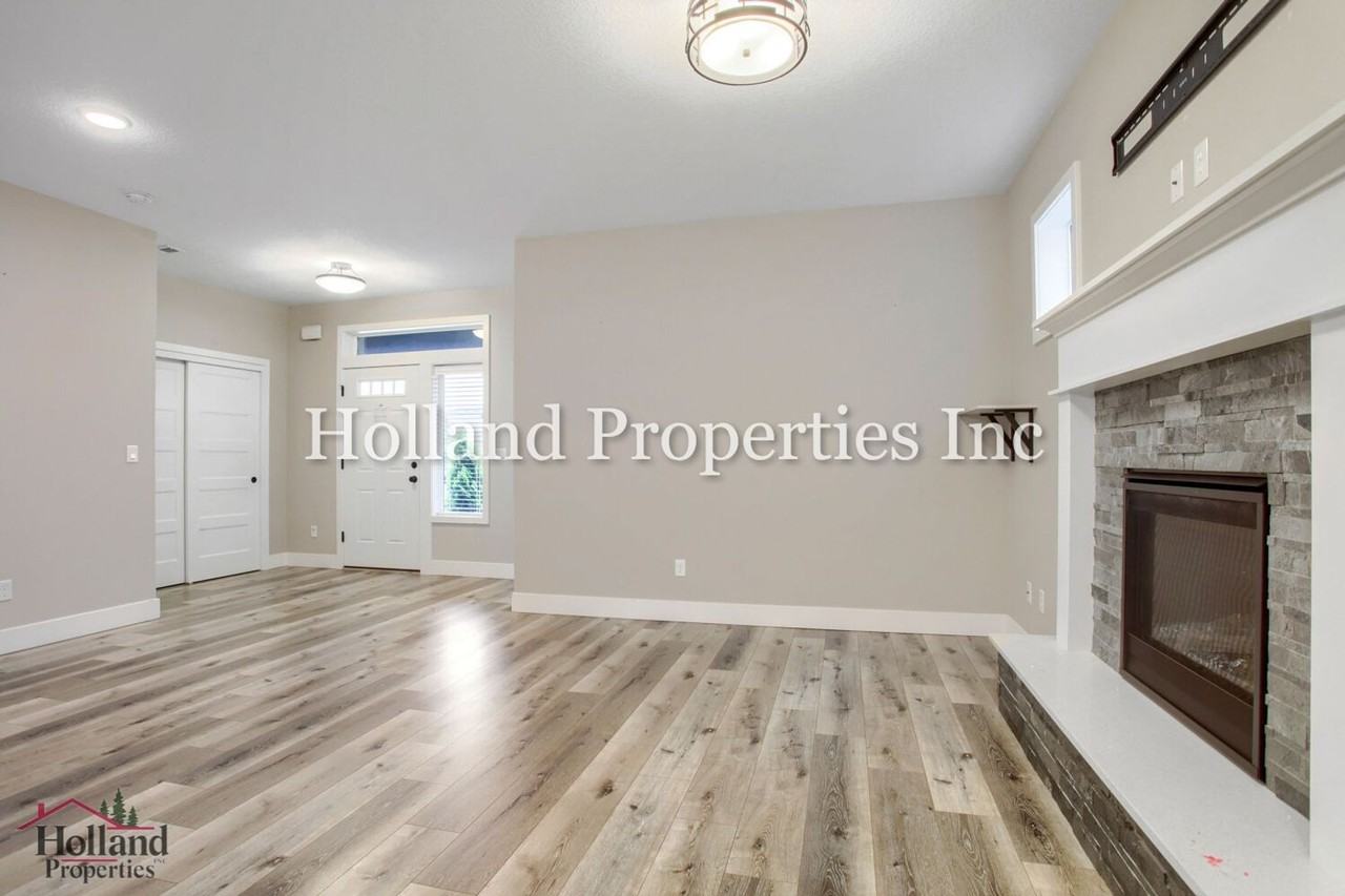 3878 N Chase St - Photo 6 of 34