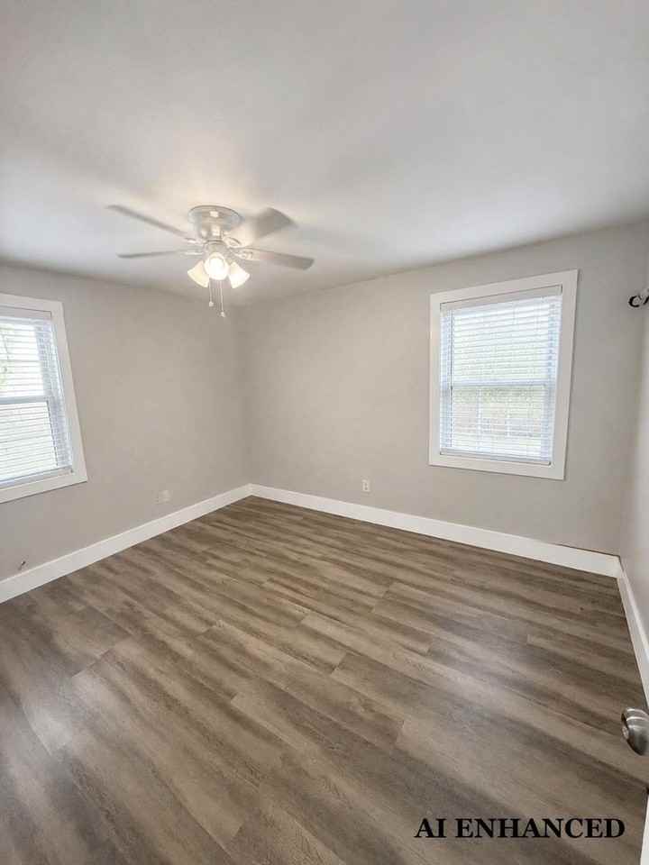 711 Poppy Ave - Photo 3 of 6