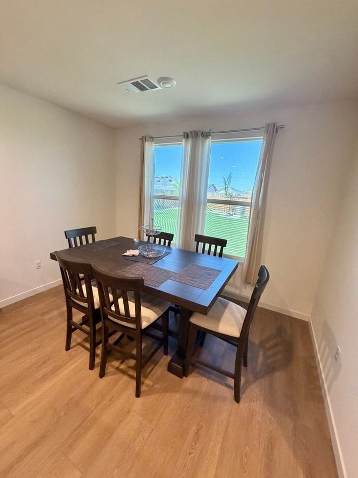 507 Cobain Ct - Photo 6 of 10