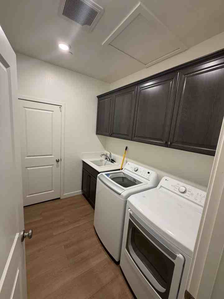 507 Cobain Ct - Photo 7 of 10