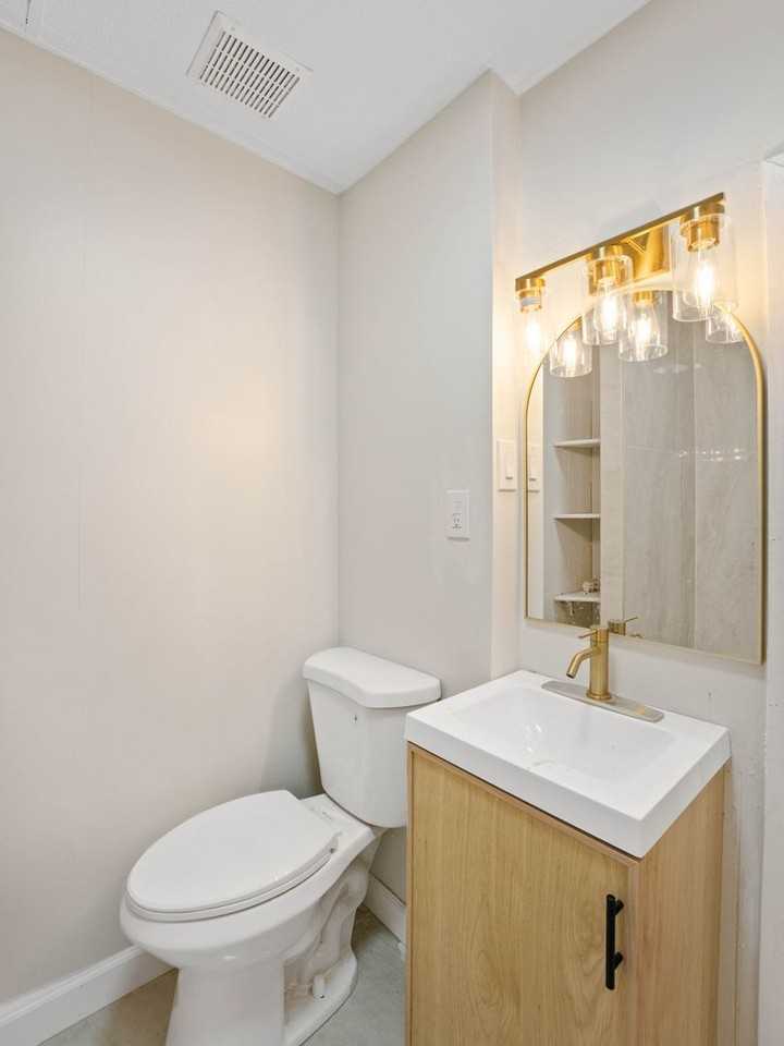 45 Hall St - Photo 2 of 24
