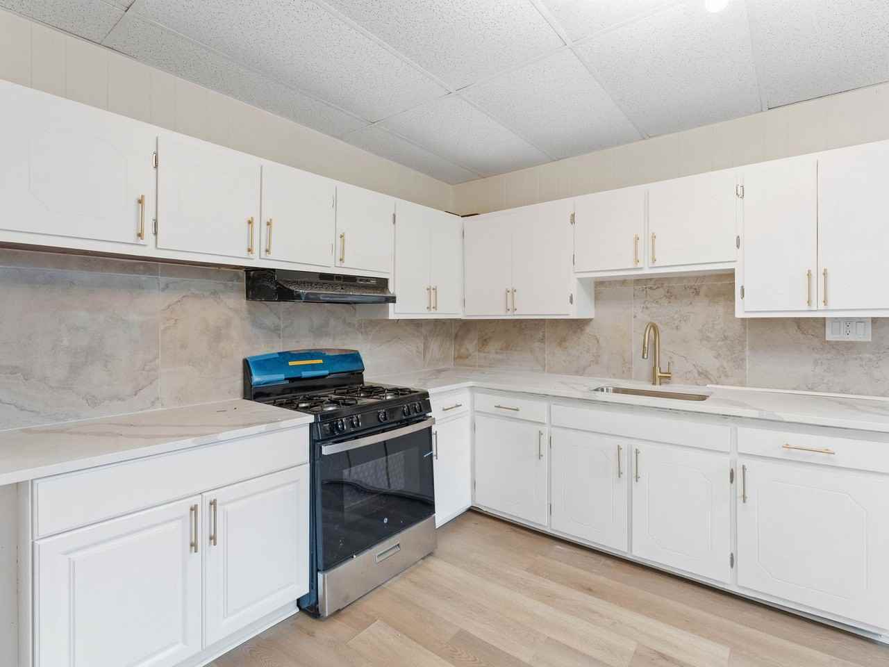 45 Hall St - Photo 6 of 24
