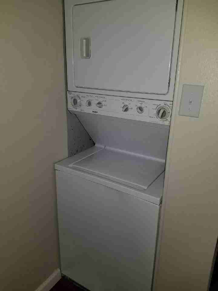 2404 Blanco Dr Apt D - Photo 3 of 7
