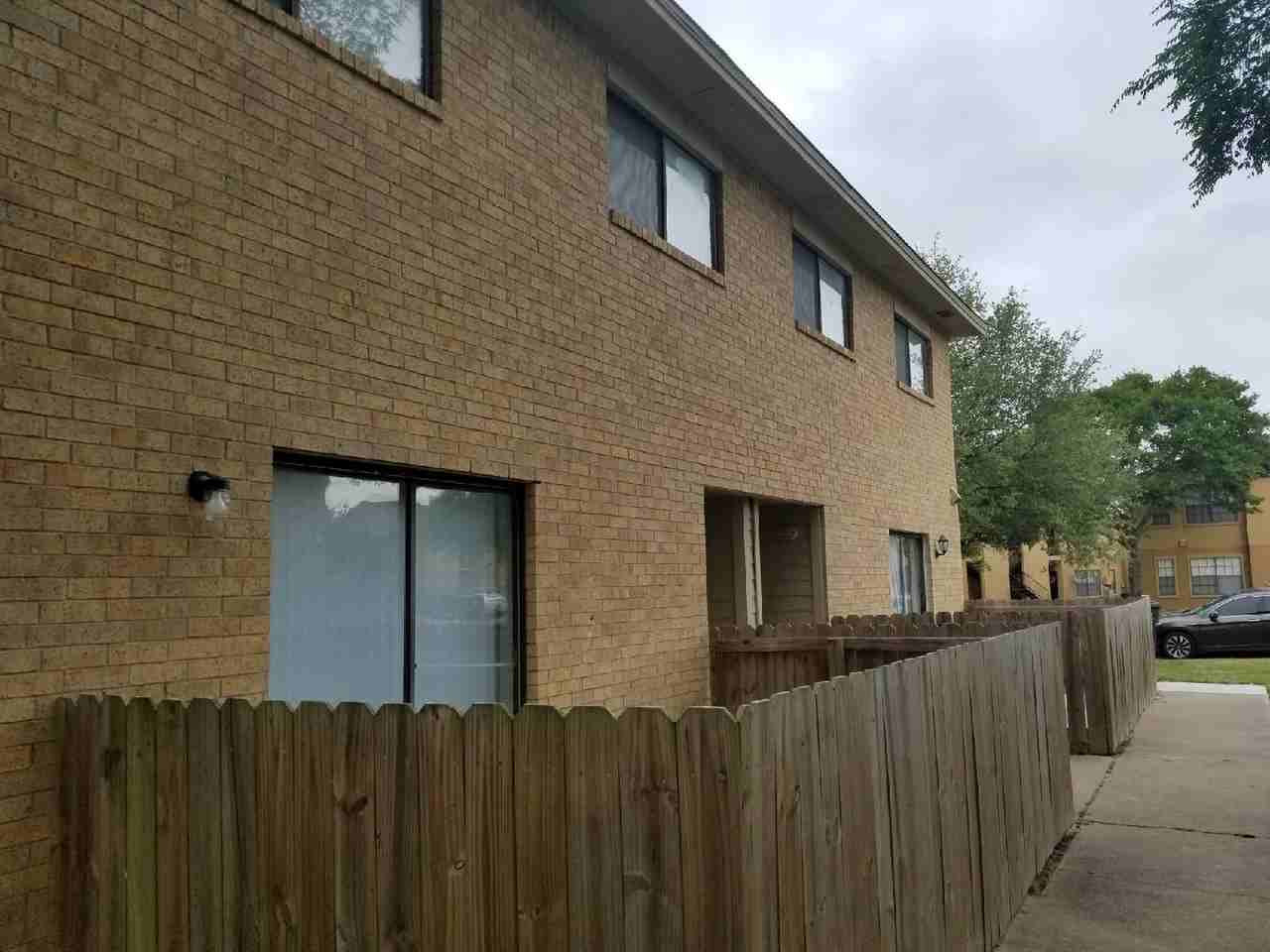 2404 Blanco Dr Apt D - Photo 7 of 7