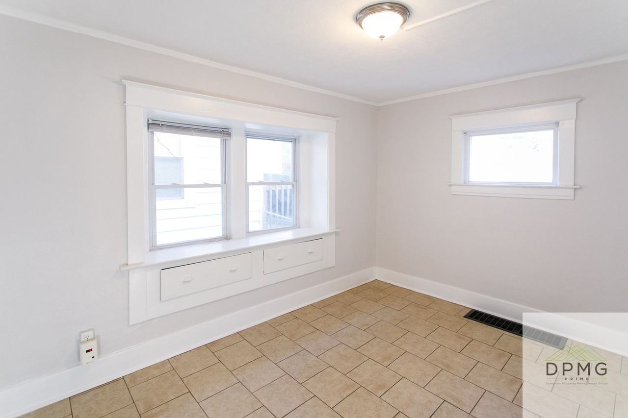304 S Magnolia Ave - Photo 2 of 20