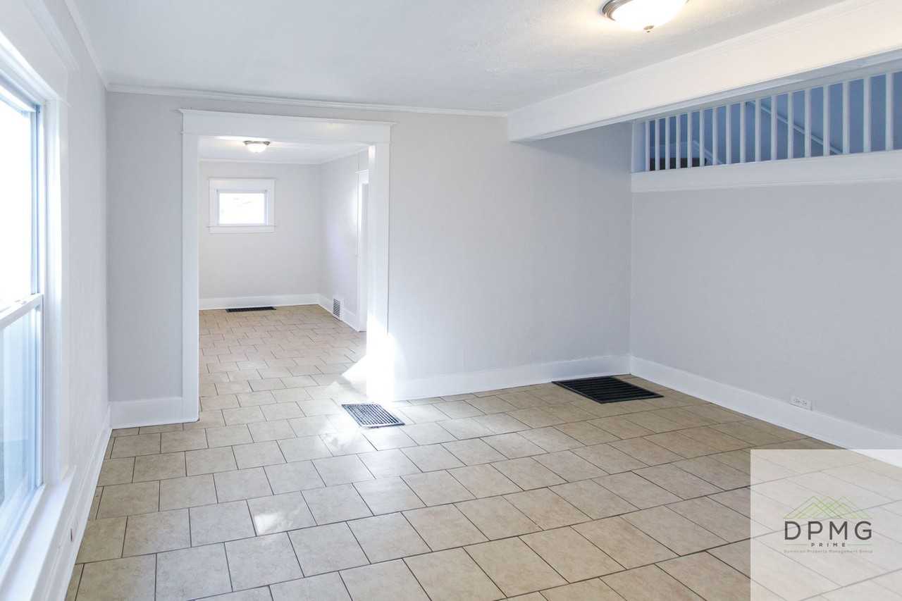 304 S Magnolia Ave - Photo 4 of 20