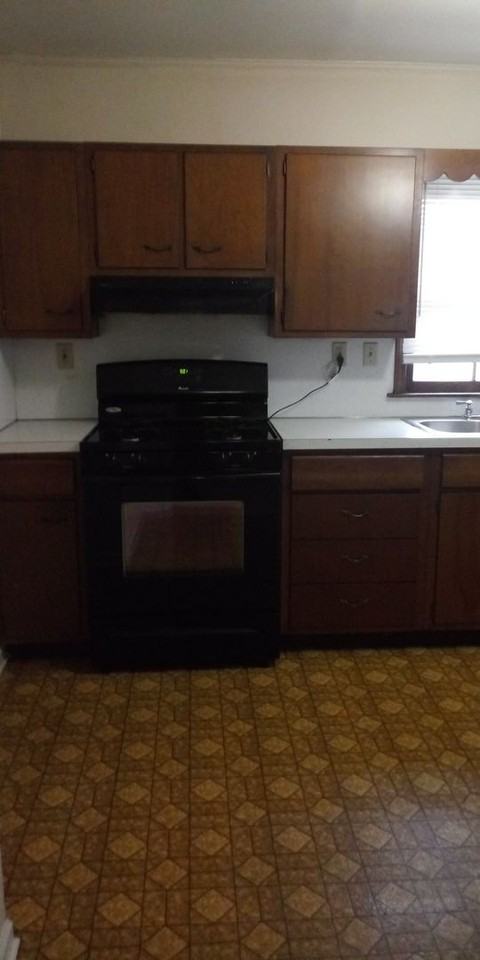 3108 E Lake Lansing Rd - Photo 3 of 6