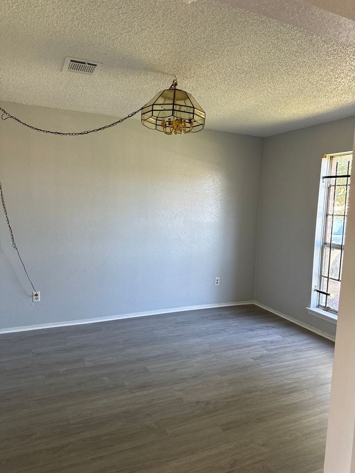 12814 Greenshire Dr - Photo 2 of 16