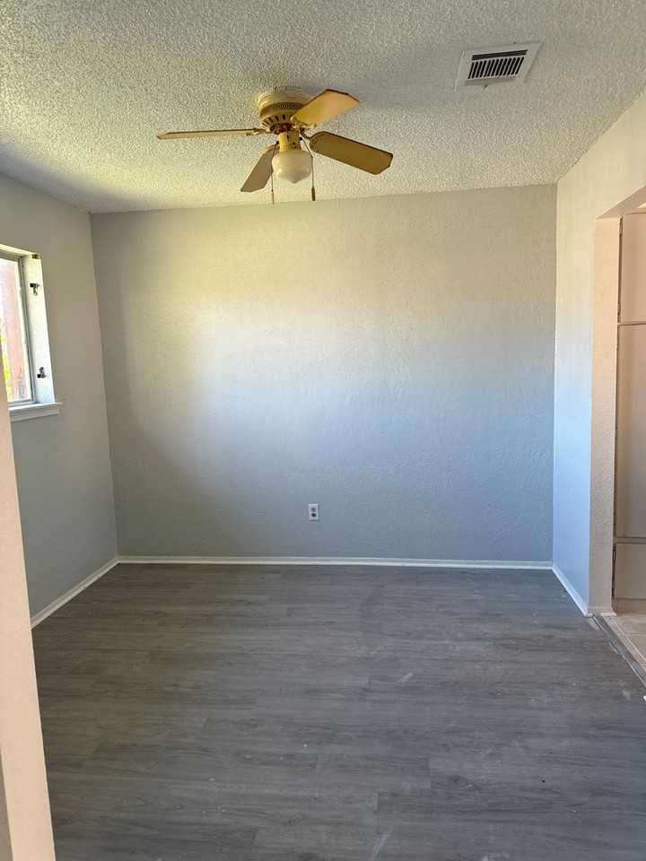 12814 Greenshire Dr - Photo 7 of 16