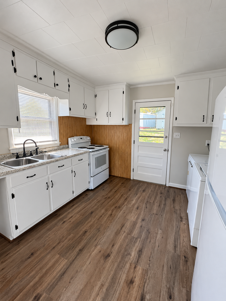 118 Lawndale Ave - Photo 3 of 16