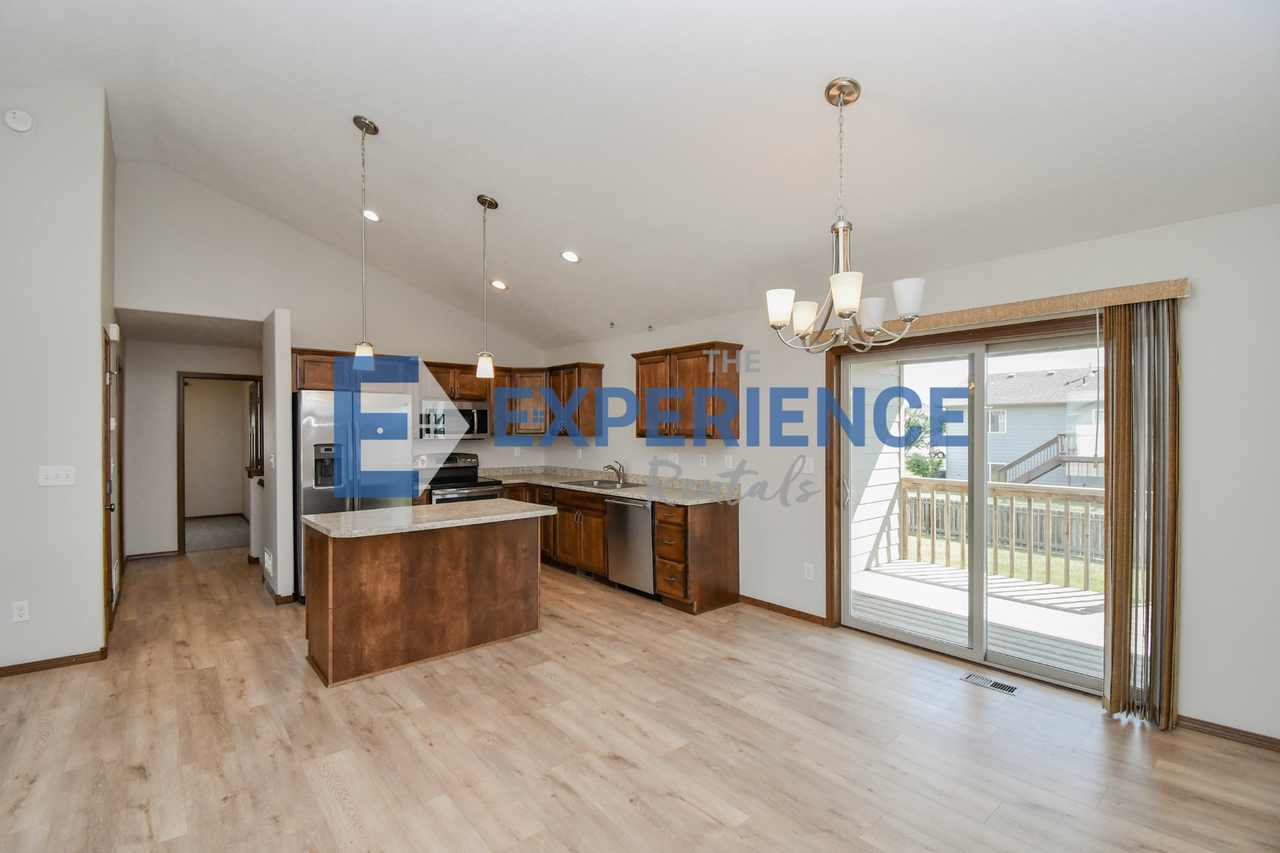 3900 S Homerun Ave - Photo 3 of 37