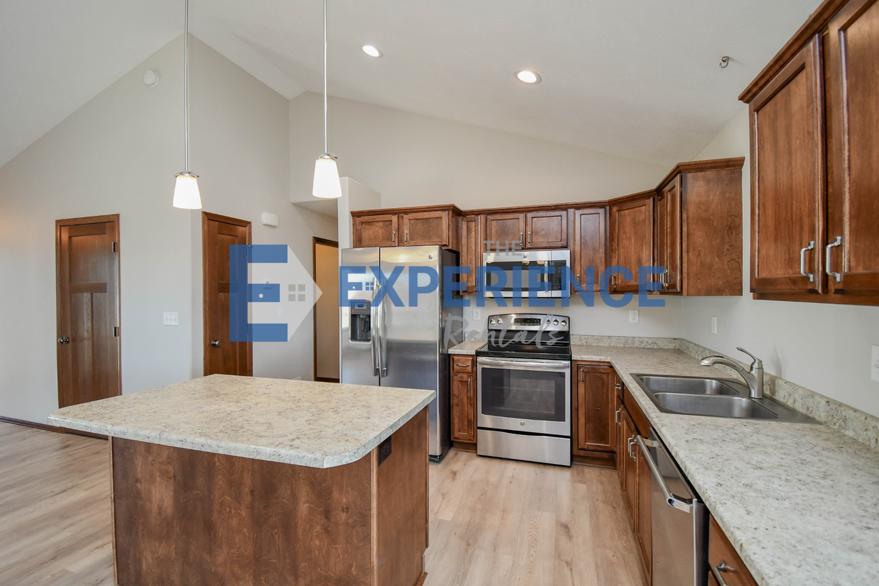 3900 S Homerun Ave - Photo 4 of 37