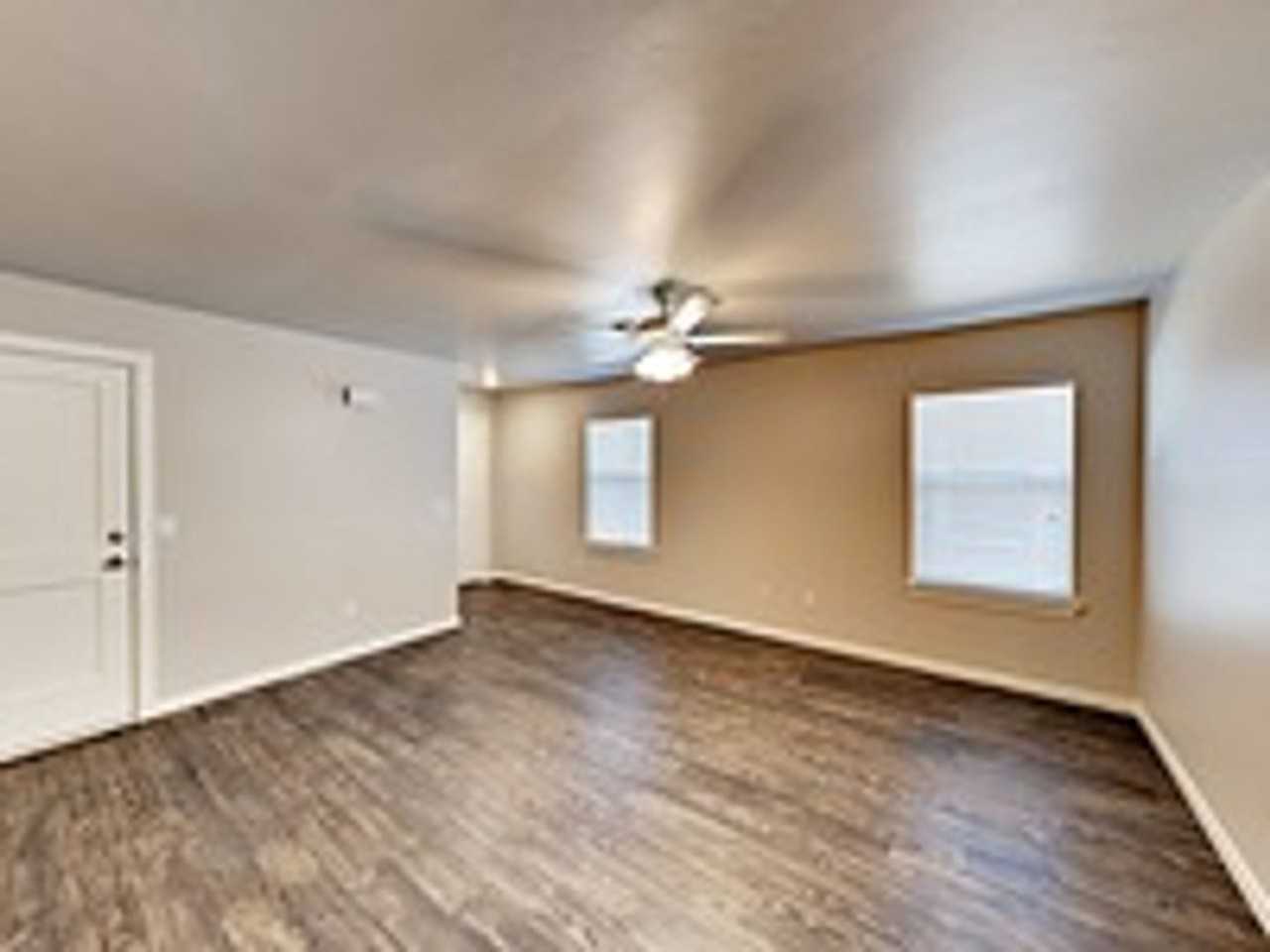 4916 Avion Ct - Photo 5 of 17