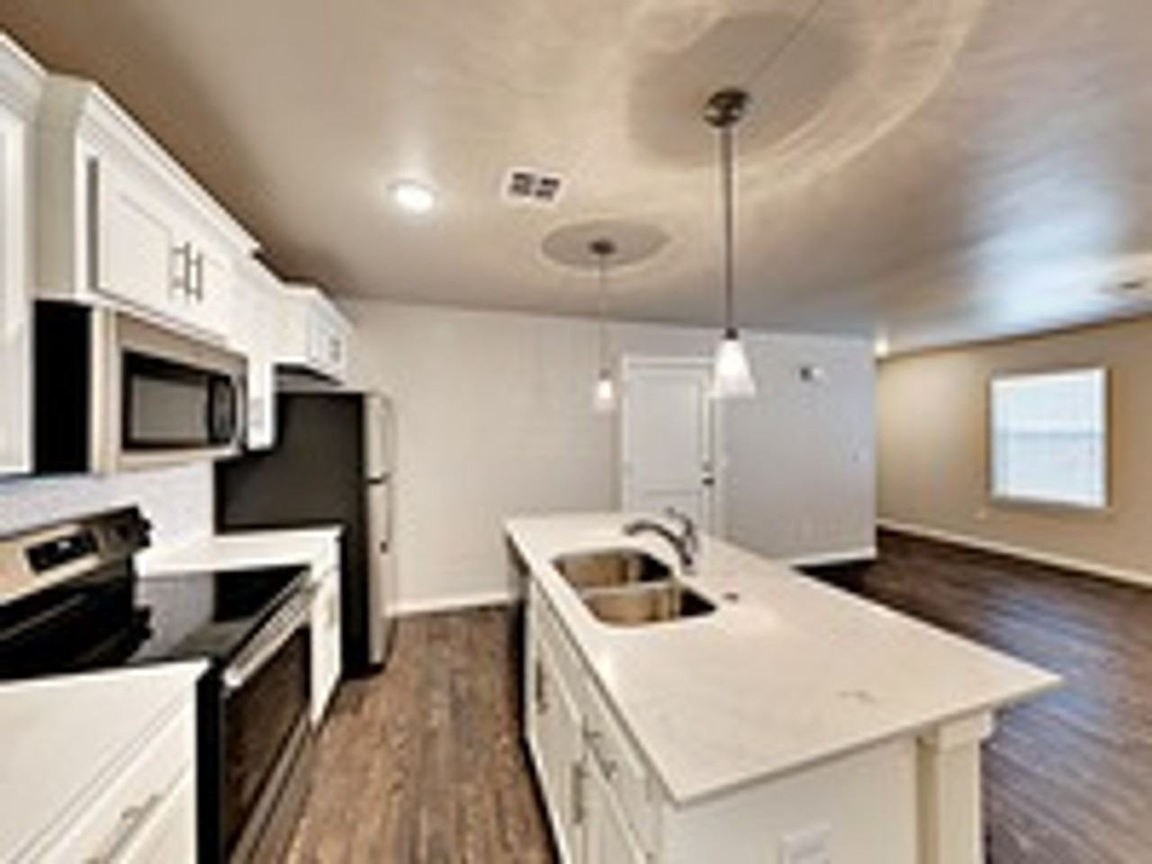 4916 Avion Ct - Photo 6 of 17