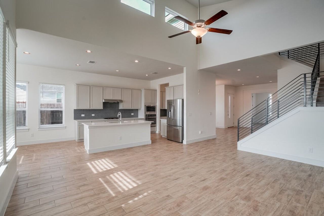 11308 Charger Way - Photo 3 of 20