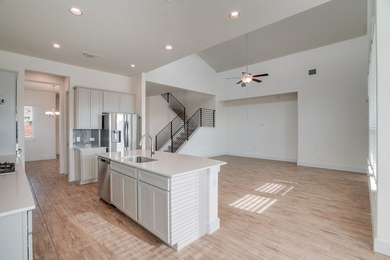 11308 Charger Way - Photo 6 of 20