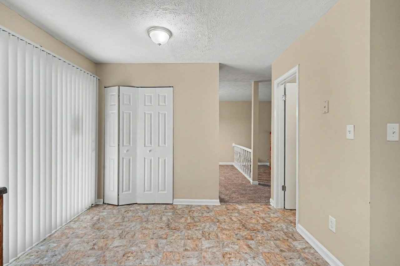 2177 Victoria Pl - Photo 5 of 18