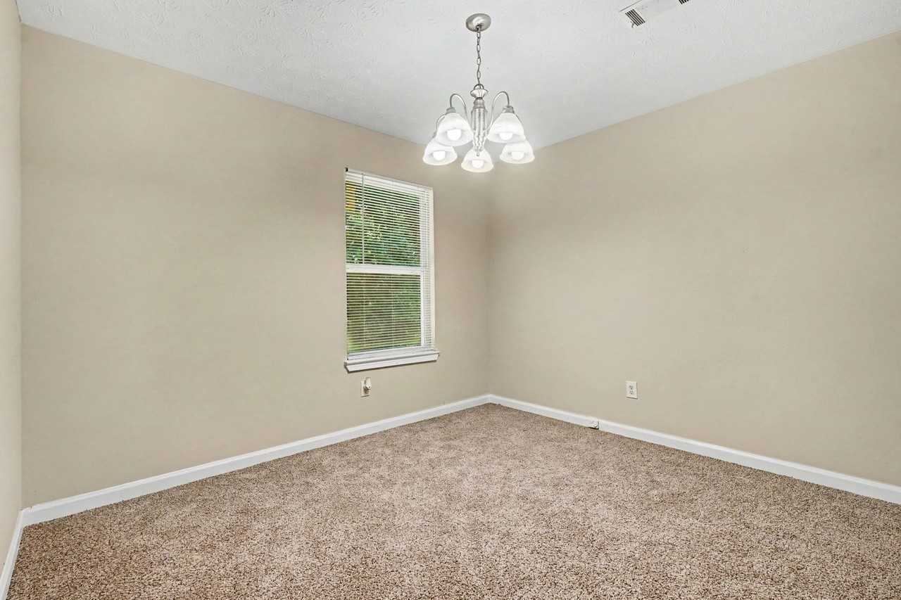 2177 Victoria Pl - Photo 6 of 18